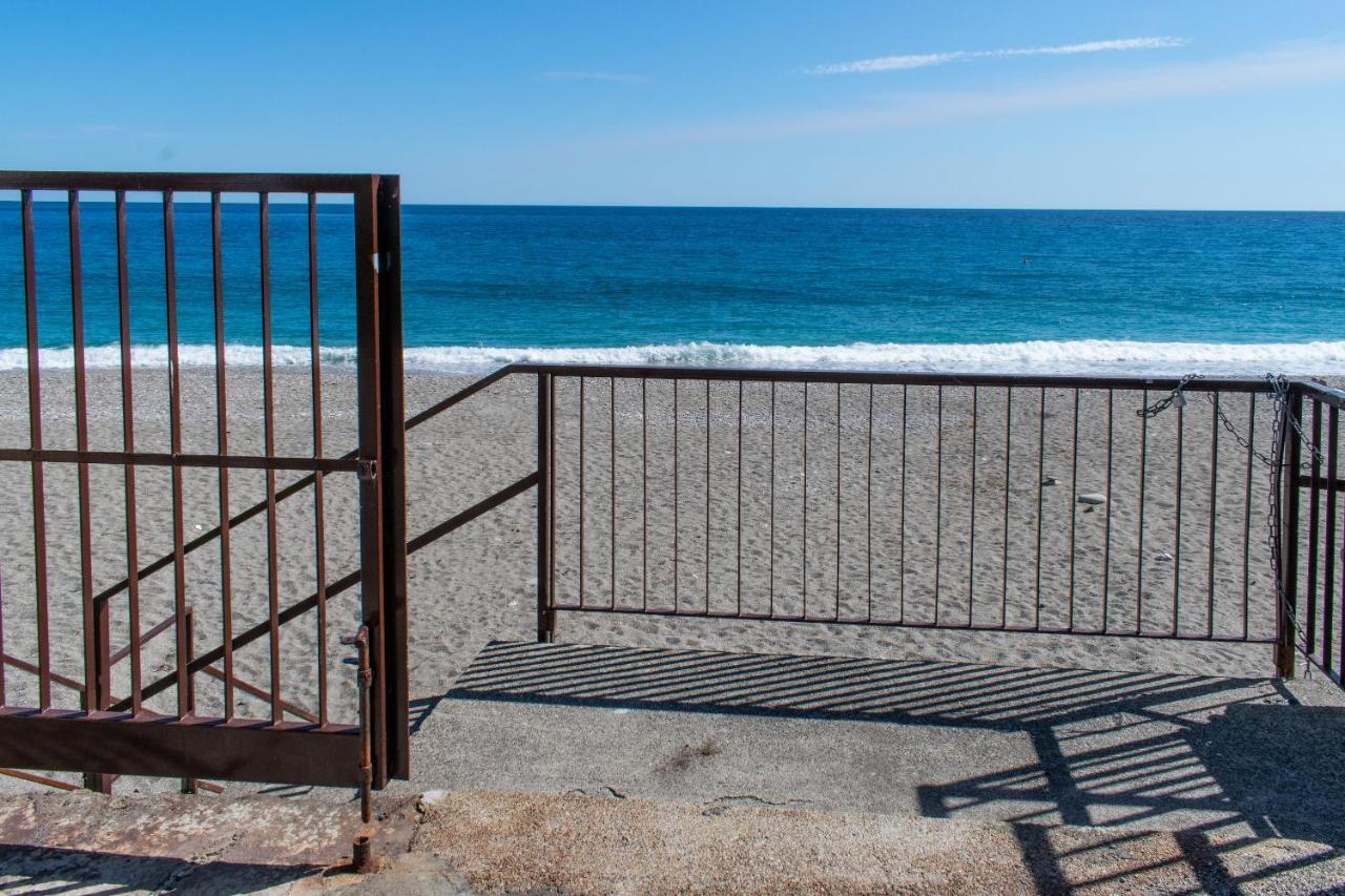 Beach House Acquamarina يتوجاني المظهر الخارجي الصورة